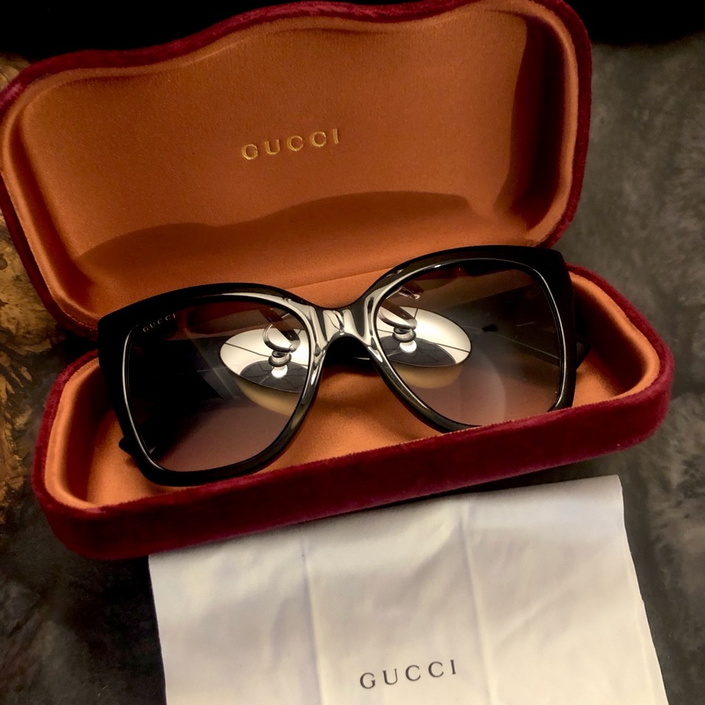 Gucci black sunglasses